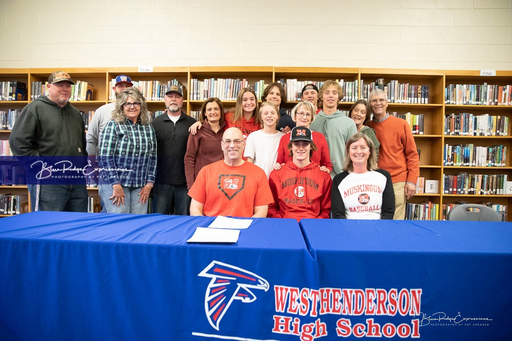 Signing Day Spring 2022_BRE_9373