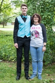 Reese Prom Friends (BRE_5596)